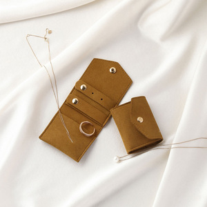 Sac de rangement pour bijoux miniature avec logo personnalisé, pochette de voyage portable pour boucles d'oreilles et bracelets pour femmes, organisateur de bijoux en microfibre coloré - Product Image 4