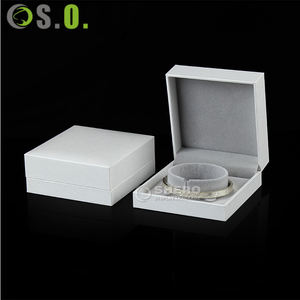 Boîte en papier imitation cuir blanc en gros pour mariage, emballage personnalisé de bijoux, boîte à bijoux - Product Image 1