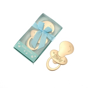 Autocollant décoratif pour bouteille de bière en alliage de zinc gravé sur le thème des animaux créatifs pour la fête du Poisson d'avril, aimant de réfrigérateur en métal personnalisé - Product Image 4