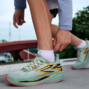 Scarpe da Corsa Professionali Greatshos per Uomo, Alta Qualità, Comode per Maratona, Alla Moda, Arancioni - Product Image 2