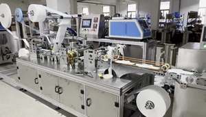 Ligne de production entièrement automatique de machines à fabriquer des serviettes hygiéniques pour femmes, machine à fabriquer des serviettes hygiéniques pour femmes - Product Image 2