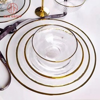 Assiettes de décoration en cristal de verre Transparent pour Banquet de mariage, assiettes de chargeur Transparent à bords dorés, meilleures ventes