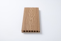 Planche de terrasse en WPC antidérapante moderne avec grain de bois en relief 3D pour l'extérieur des hôtels