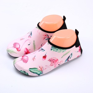 Chaussures <span class=keywords><strong>aquatiques</strong></span> unisexes ZALE, chaussures d'eau anti-perforation, épaisses, antidérapantes, <span class=keywords><strong>chaussettes</strong></span> <span class=keywords><strong>aquatiques</strong></span> pour la plage et la natation - Product Image 6