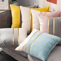 Housse de coussin minimaliste nordique avec bande dorée assortie, sans rembourrage, pour chevet et dossier de canapé en velours