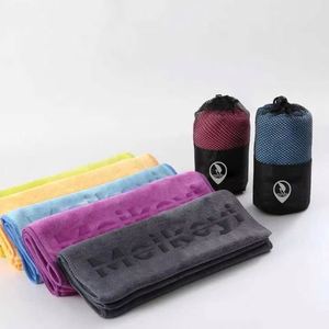 Serviettes de sport, de plage et de fitness personnalisées avec logo, broderie, impression et marquage laser multicolore, design de logo sur mesure, serviettes absorbantes avec logo personnalisé - Product Image 1