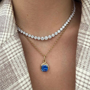 Collar de plata 925 Gemnel con esmeralda de calidad y diamantes talla Asscher Pirouette, ideal para regalo. - Product Image 4