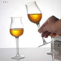 Verre à whisky Tulip à la vente chaude, verre à dégustation en cristal sans plomb, logo personnalisé pour une utilisation professionnelle au bar