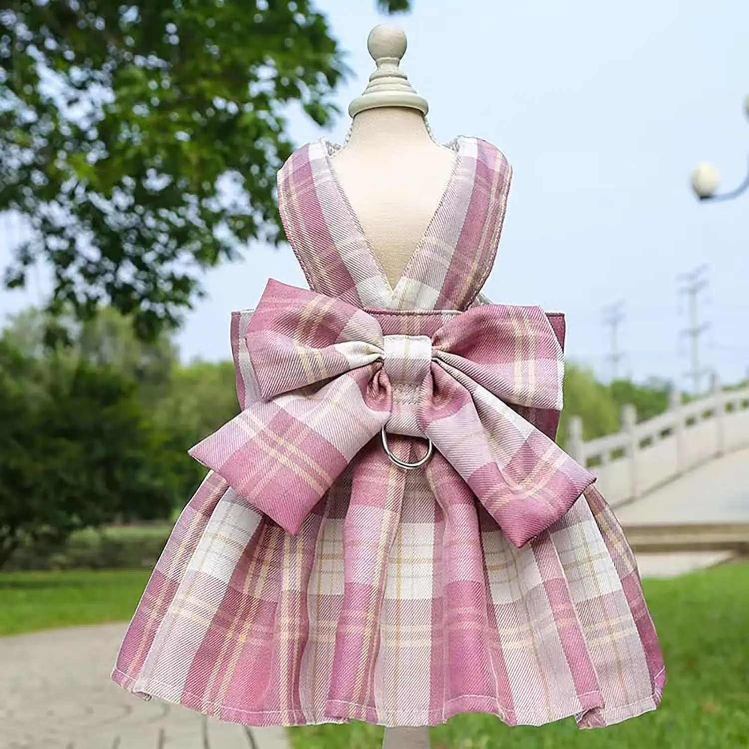 Amazon hot selling Plaid Dog Dress Bow Tie Harness Leash Set Spring Summer Puppy Cute Princess Dog Dresses