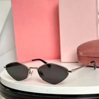 Lunettes de soleil tendance à monture carrée en métal avec verres dégradés or orange, protection UV, pour unisexe, utilisation en extérieur