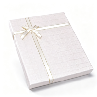 Boîte à bijoux exquise personnalisée avec logo pour bagues, colliers et bracelets, emballage cadeau avec ruban imprimé
