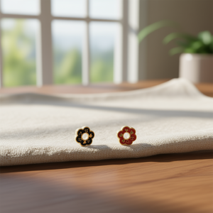 Ciondolo a forma di fiore Ilan, 2 pezzi con foro laterale per accessori di abbigliamento - Product Image 3