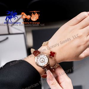 Montre à quartz élégante pour femme avec cadran en verre de 30 mm, montre-bracelet résistante à l'eau pour femmes avec bracelet en cuir - Product Image 4