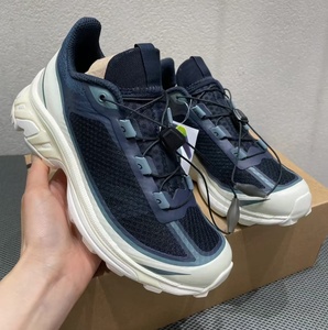 รองเท้าวิ่งแบบ unisex รุ่น XT6 สำหรับกิจกรรมกลางแจ้งและวิ่งเทรล ระบายอากาศได้ดี กันลื่น รองรับแรงกระแทก ปรับแต่งได้ เหมาะสำหรับปีนเขาและกีฬา - Product Image 1