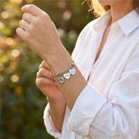 Bracelet extensible en fil plaqué or 18 carats avec breloque cœur pour maman, en acier inoxydable, étanche et hypoallergénique