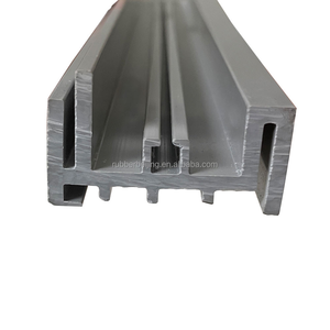 <span class=keywords><strong>Profil</strong></span>é d'extrusion <span class=keywords><strong>de</strong></span> <span class=keywords><strong>PVC</strong></span> en plastique Taille non standard Canal <span class=keywords><strong>de</strong></span> capsulage en plastique Double piste coulissante <span class=keywords><strong>Profil</strong></span>és coulissants en plastique PP PE - Product Image 2