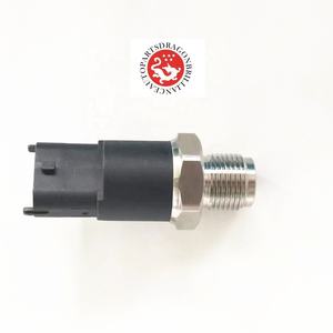 Capteur de pression de carburant pour camions, pièces détachées 0281002534 0281002921 5093112AA 0281002851 pour Cummins <span class=keywords><strong>Daf</strong></span> pour Renault Trucks Diesel <span class=keywords><strong>V8</strong></span> 6.6 - Product Image 3