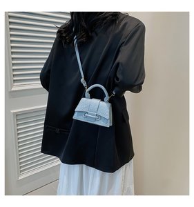 กระเป๋าถือแฟชั่นสำหรับผู้หญิงกระเป๋าสะพายไหล่ทรงสี่เหลี่ยมเล็กมีลายหนังจระเข้ - Product Image 2