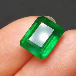 High Quality Transparent Beautiful Gemstone For Jewelry Making 7.746ct Zambia Natural Vivid Green Emerald Loose Stone