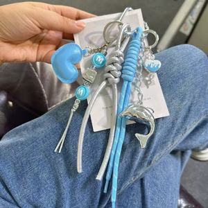 En stock : Porte-clés voiture pour filles, bracelet de poignet fait main avec perles vertes et roses, chaîne de téléphone tressée à fleurs, breloques de luxe pour sac de plage pour femmes et les fêtes - Product Image 2