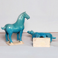 Grande statue de cheval en céramique émaillée tricolore de la dynastie Tang pour la décoration de la maison