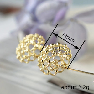 Orecchini a Perno Geometrici Cavi per Donne, Design Elegante a Linee, Accessori per Orecchie per Uso Quotidiano - Product Image 4