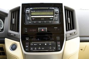 หน้าจอแอนดรอยด์ Navihua Tesla Style ขนาด 12.1 นิ้ว แบบสัมผัส พร้อมระบบนำทาง GPS Carplay มัลติมีเดีย สำหรับรถยนต์ Toyota Land Cruiser LC200 ปี 2016-2021 - Product Image 4