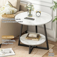 Table d'appoint de gros pour usine avec étagère de rangement à 2 niveaux, table de canapé ronde avec finition marbre et base cruciforme