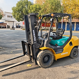 Montacargas Diésel Japonés Komatsu de 3 Toneladas, 3 Metros de Desplazamiento Lateral, Mástiles de Tres Etapas, Modelo FD30, Tracción 4x4, Usado, Original, Buena Calidad, Precio Bajo - Product Image 2