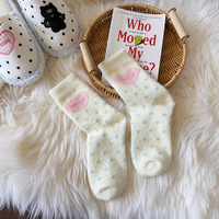 Chaussettes chaudes, chaussettes mi-mollet pour femmes pour l'automne et l'hiver, épaisses et moelleuses, chaussettes longues d'hiver mignonnes en forme de lapin rose