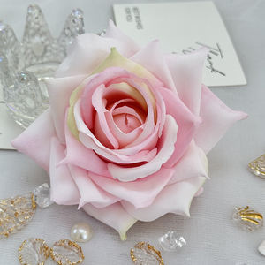 批发真丝人造玫瑰花头用于婚礼圣诞毕业或农历新年装饰品 - Product Image 4