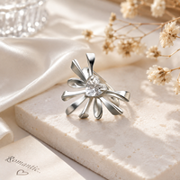 Bague ajustable en acier inoxydable plaqué or 18 carats avec élément nœud, motif cœur mignon et zircon, style statement