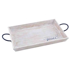 Plateau de nourriture en bois vintage Plateau de présentation de bijoux en bois lavé blanc avec poignée - Product Image 1