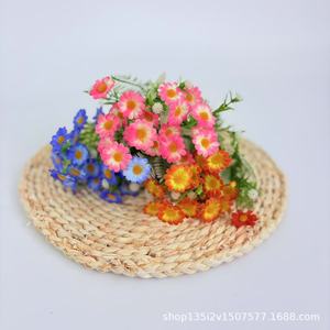 Qiye <b>Artificial</b> <b>Flowers</b> Daisy Bundle 20 Heads Silk <b>Flower</b> Arrangement For Wedding Home Decor Outdoor Photography Props - Product Image 4