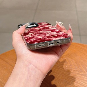 Coque de téléphone magnétique tendance avec imprimé lèvres rouges <span class=keywords><strong>sexy</strong></span>, compatible avec les modèles 17, 16, 14, 13, 11, 12, 15 Pro, <span class=keywords><strong>X</strong></span>, XR, XS Plus, <span class=keywords><strong>SE</strong></span>, en TPU souple, fabrication OEM. - Product Image 4