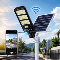 Lampadaire solaire avec caméra CCTV, projecteur LED 4G, IP65, éclairage solaire pour route alimenté par courant continu
