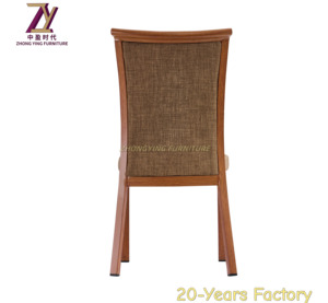 Vente en gros de chaises de banquet de luxe avec cadre métallique en imitation bois empilable et housse en tissu pour salle à manger hôtel mariages événements fêtes - Product Image 2