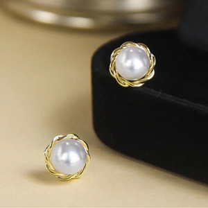 Orecchini a Perno Stile Geometrico con Perle per Donne, Gioielli Eleganti e alla Moda - Product Image 5