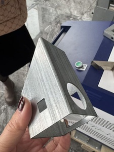 Máquina de Corte de Tubos por Láser de Fibra CNC para Cercas y Barandillas, Precio Competitivo - Product Image 3