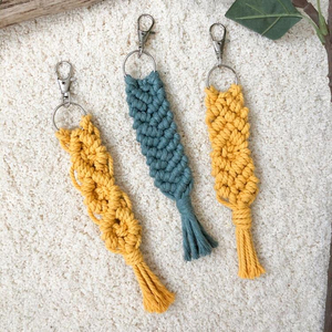 Llaveros de Macramé Hechos a Mano, Felicidad - Product Image 1