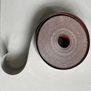 Rollo <span class=keywords><strong>de</strong></span> papel <span class=keywords><strong>de</strong></span> lija abrasivo <span class=keywords><strong>de</strong></span> óxido <span class=keywords><strong>de</strong></span> aluminio para pulir madera y metal, OEM soporte personalizado, 115mm x 50m - Product Image 3