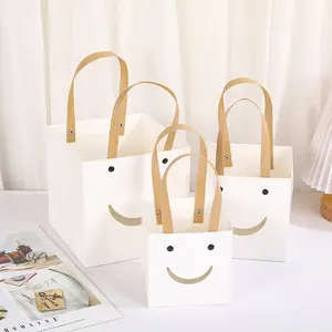 Customized Smile Kraft Paper Gift Bag for Shopping Birth Christmas Party Supplies