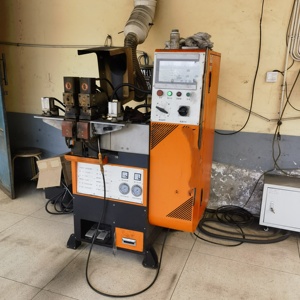Machine de soudage par points automatique compacte, portable, industrielle et à structure stable - Product Image 4