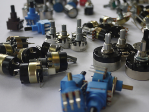Potentiomètre de réglage [dy] <span class=keywords><strong>Résistance</strong></span> variable 10k <span class=keywords><strong>Ohm</strong></span> Potentiomètre à axe creux - Product Image 6