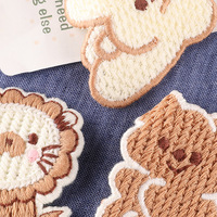 Geautomatiseerd geborduurd logo Cartoon dier konijn Wateroplosbaar badge-logo Kleding Hoed Accessoires Decoratie