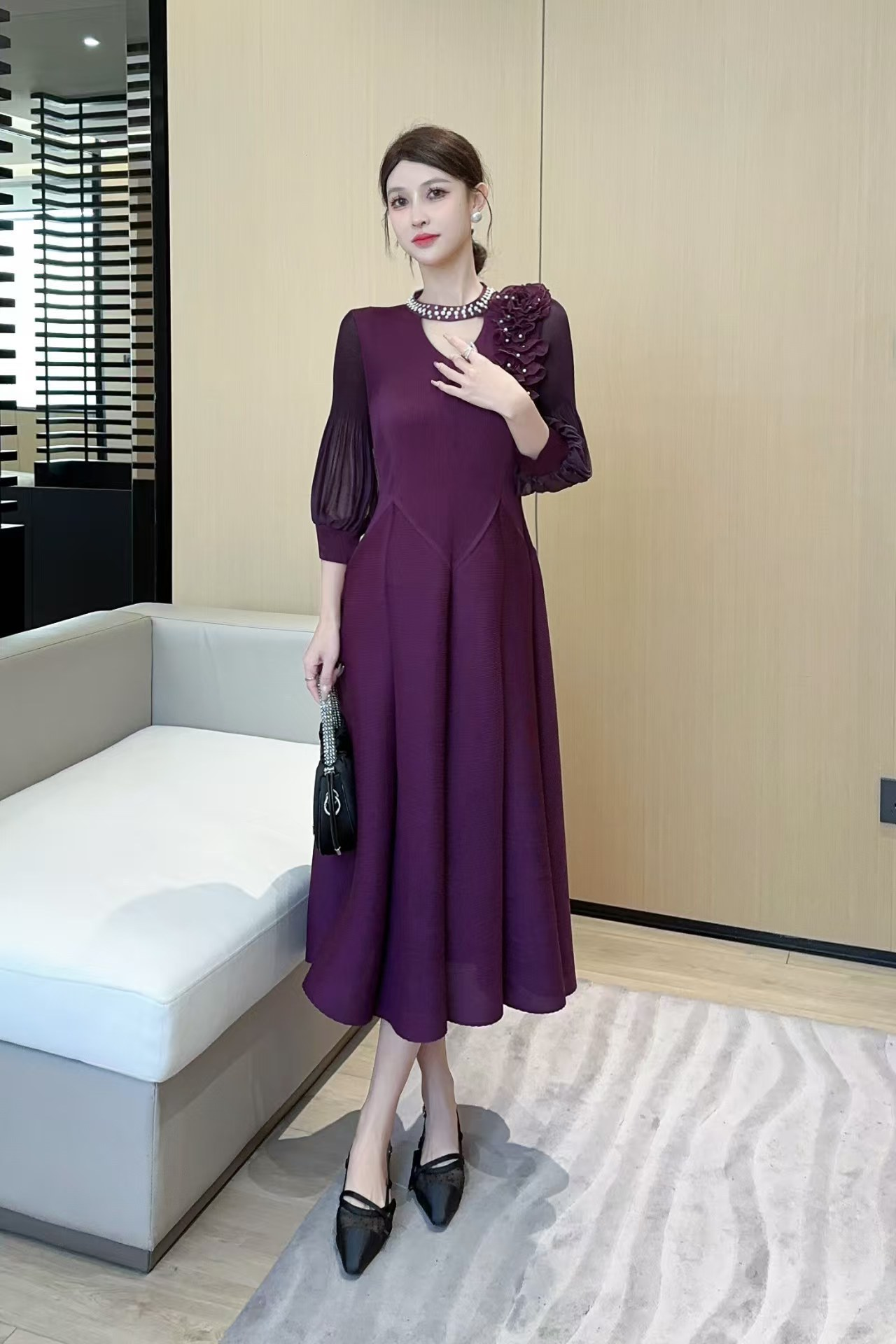 สีแดงม่วง