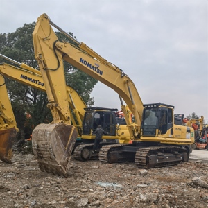 Pelleteuse d'occasion de 40 tonnes et 45 tonnes pour site minier Pelleteuse d'occasion PC450-8 KOMATSU PC 450 - Product Image 4