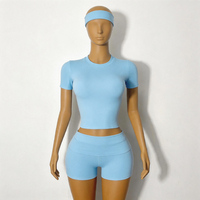 Ensemble court deux pièces Y2K pour femme avec t-shirt à manches courtes et short taille haute, tenue décontractée, logo personnalisé pour l'été 2026