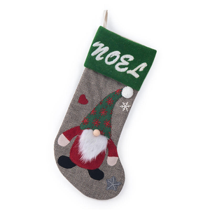 Chaussettes personnalisées brodées avec pompons, chaussettes tricotées adorables, décorations de fête, chaussettes de Père Noël pour enfants - Product Image 6