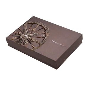 Hộp Quà Tặng Lễ Hội Các Tông In Nổi Bespoken Với Bộ Chia Giấy - Product Image 2